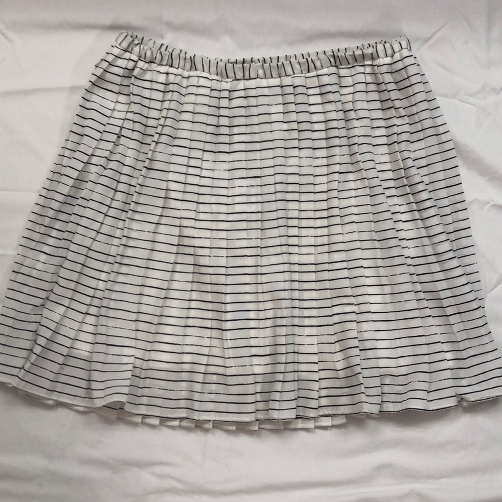 Banana Republic pleated mini skirt
